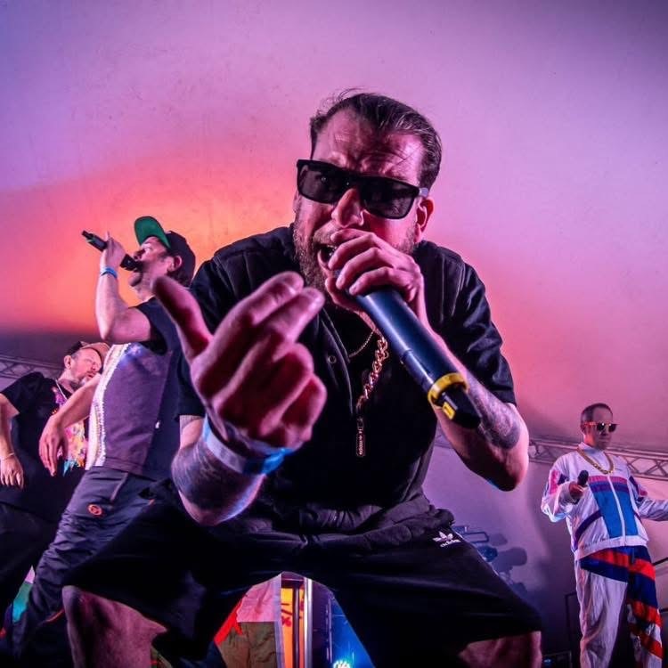 Goldie Looking Chain – Stourbridge Town Hall