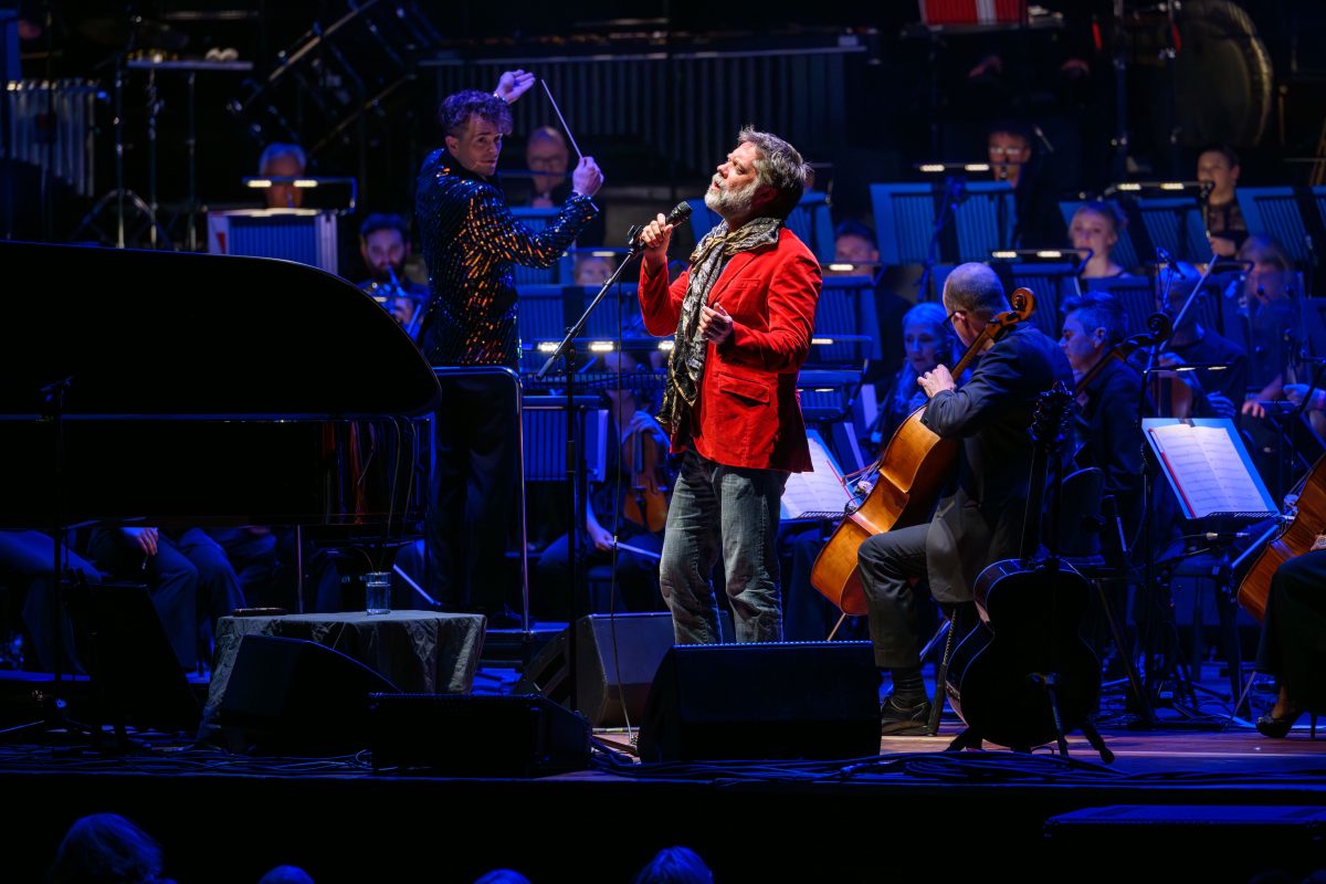 Rufus Wainwright: Apollo, Manchester – Live Review