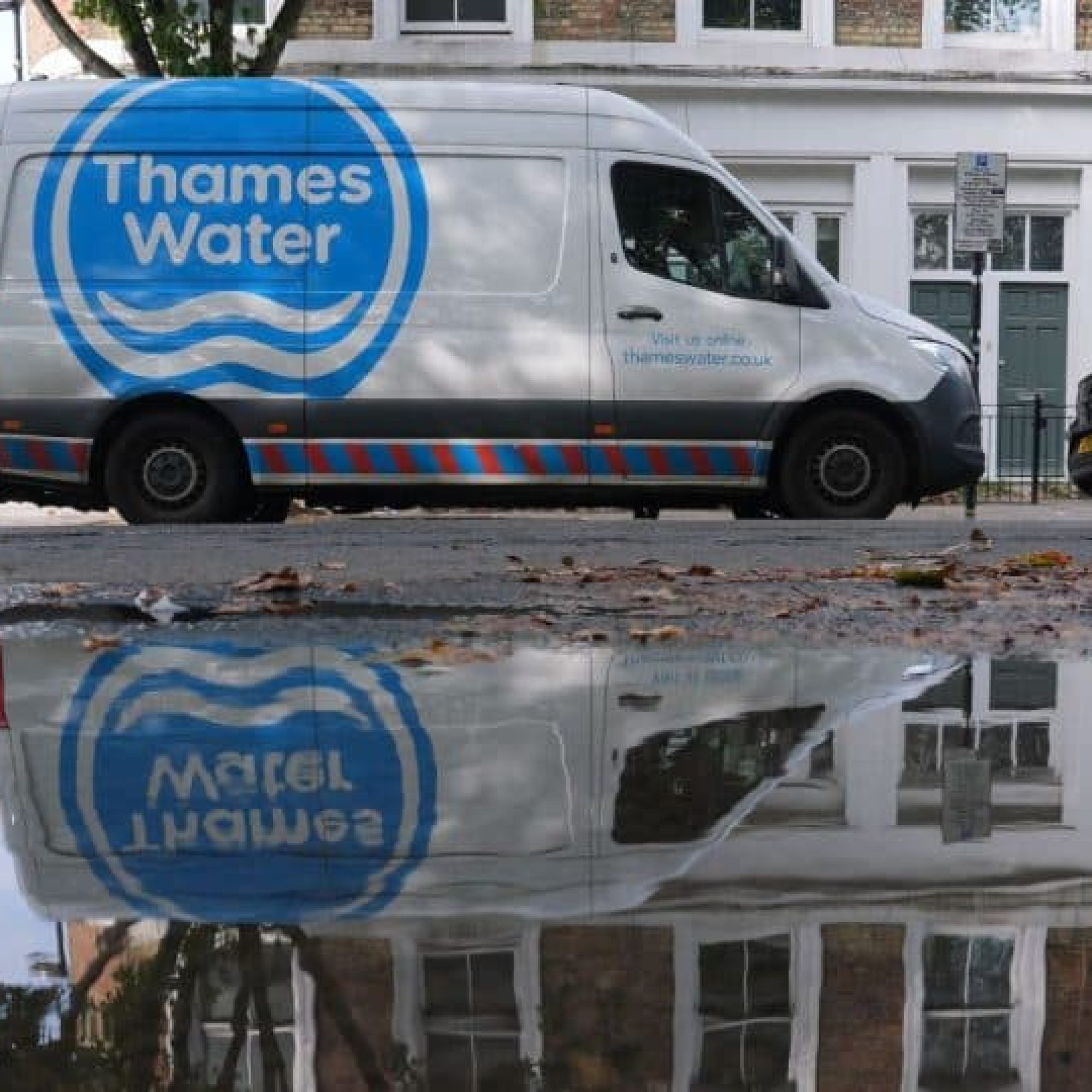 Thames Water issues massive bonuses to bosses… despite the ban on water bosses’ bonuses